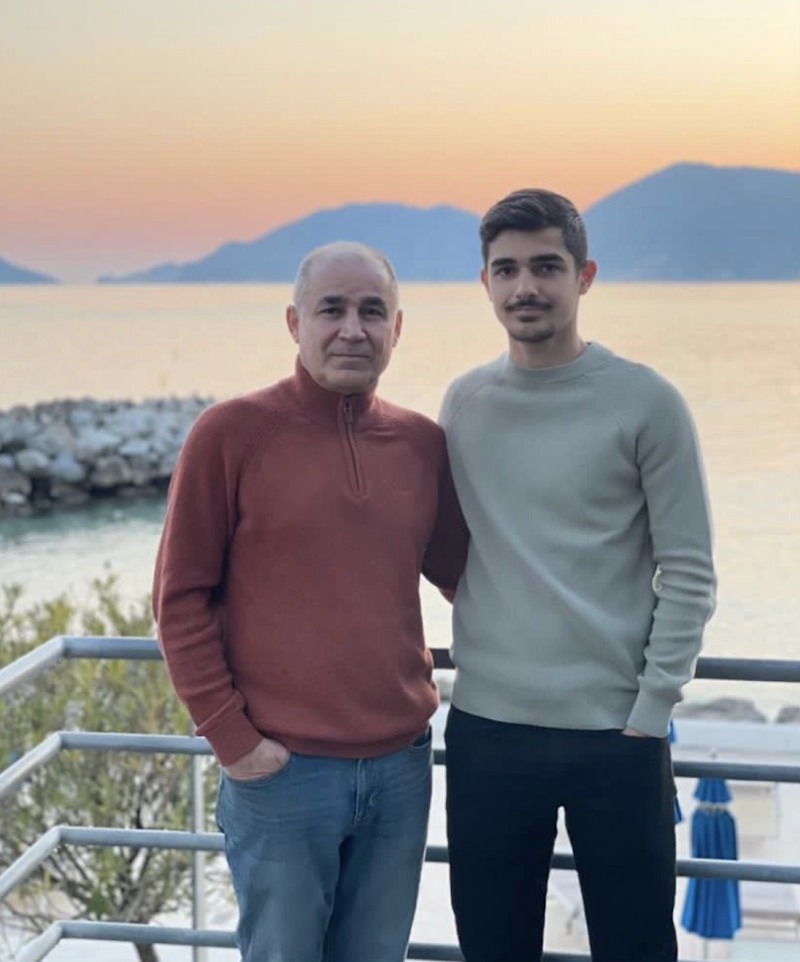 CLOSE: Aimar og pappa Hazhar Sher har et veldig tett og flott forhold. (Foto: Privat)