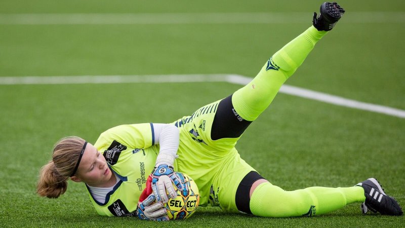 ER MED: Anna Barlund er med på landsdelssamlingen på damesiden for 02-jenter. (Foto: Frank W. Githmark)