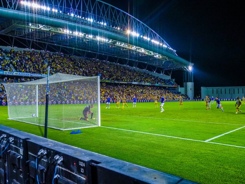 ØYEBLIKKET: Ole Jørgen Halvorsen sender ballen i mål og Sarpsborg 08 til Europa League i 2018. (Foto: Tobias Nordli)