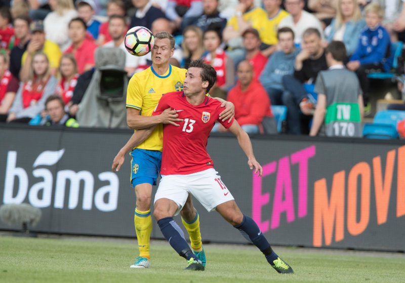 GOD: Anders Trondsen leverte en fin kamp for Norge mot Sverige. (Foto: Terje Pedersen / NTB Scanpix)